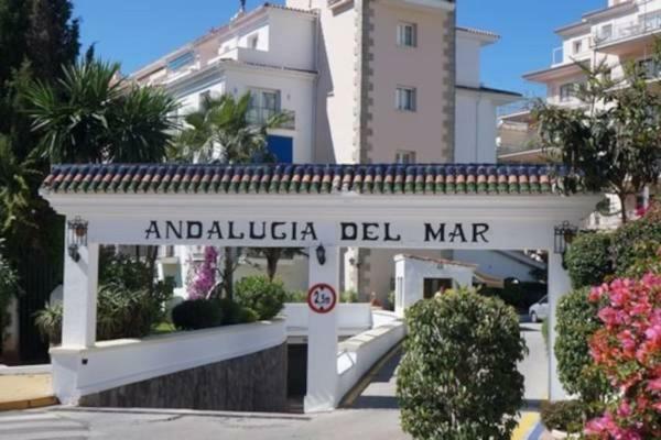 Impresionante Loft En Puerto Banus A Pie De Playa Apartment Marbella Exterior photo